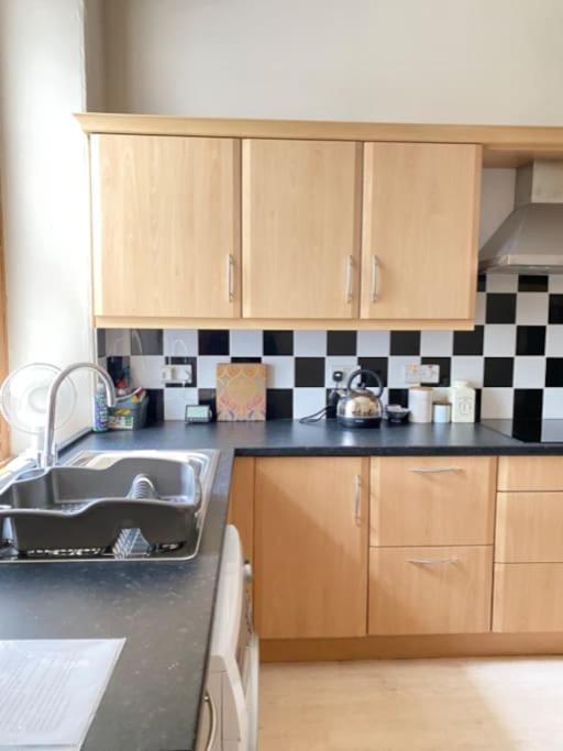 St John'S Flat Spacious Accomodation Dalry  Luaran gambar